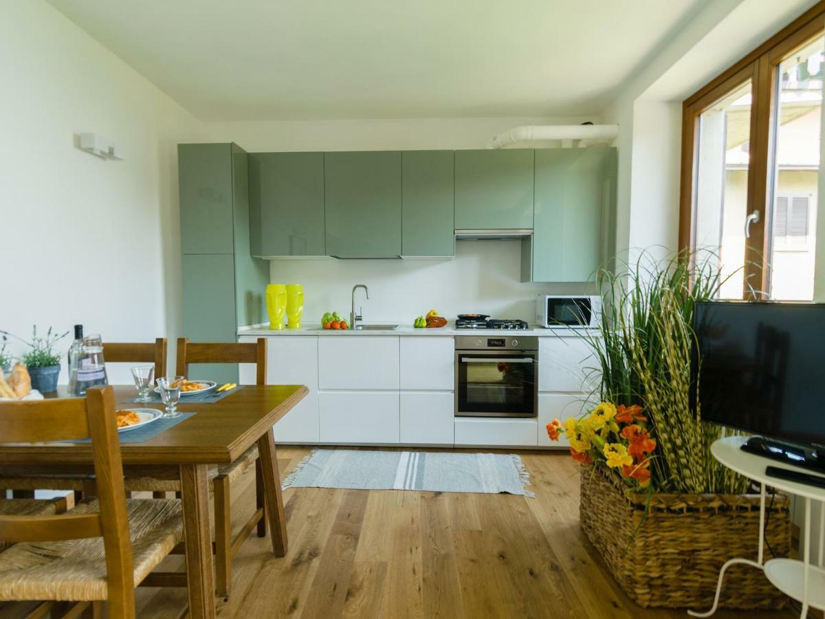 Discesa a Lago with terrace&garden on lake Iseo Riva di Solto Bagian luar foto