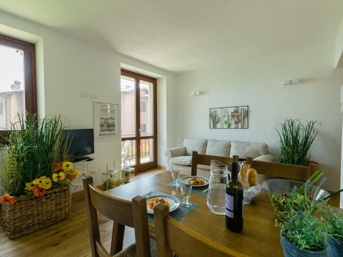 Discesa a Lago with terrace&garden on lake Iseo Riva di Solto Bagian luar foto